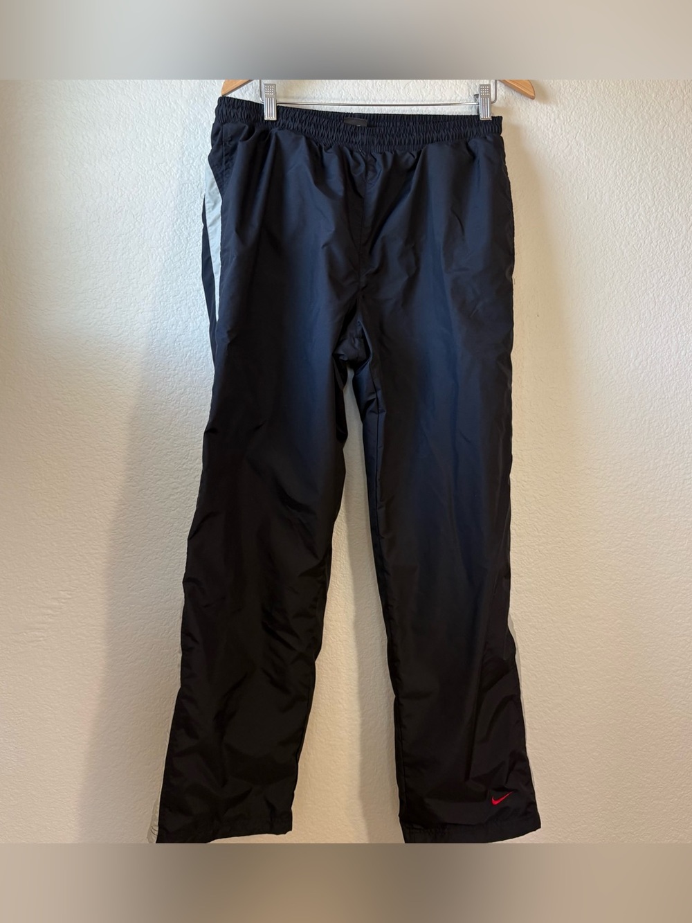Nike Lined Windbreaker Track Pants Mens Large Black Red Swoosh Zip Leg